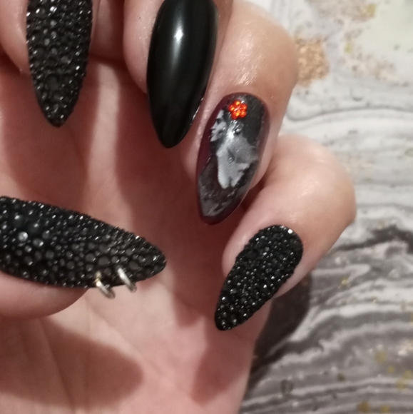 Sweeney Todd black bubble effect pierced press on nails pPN15 - Picture 4 of 6